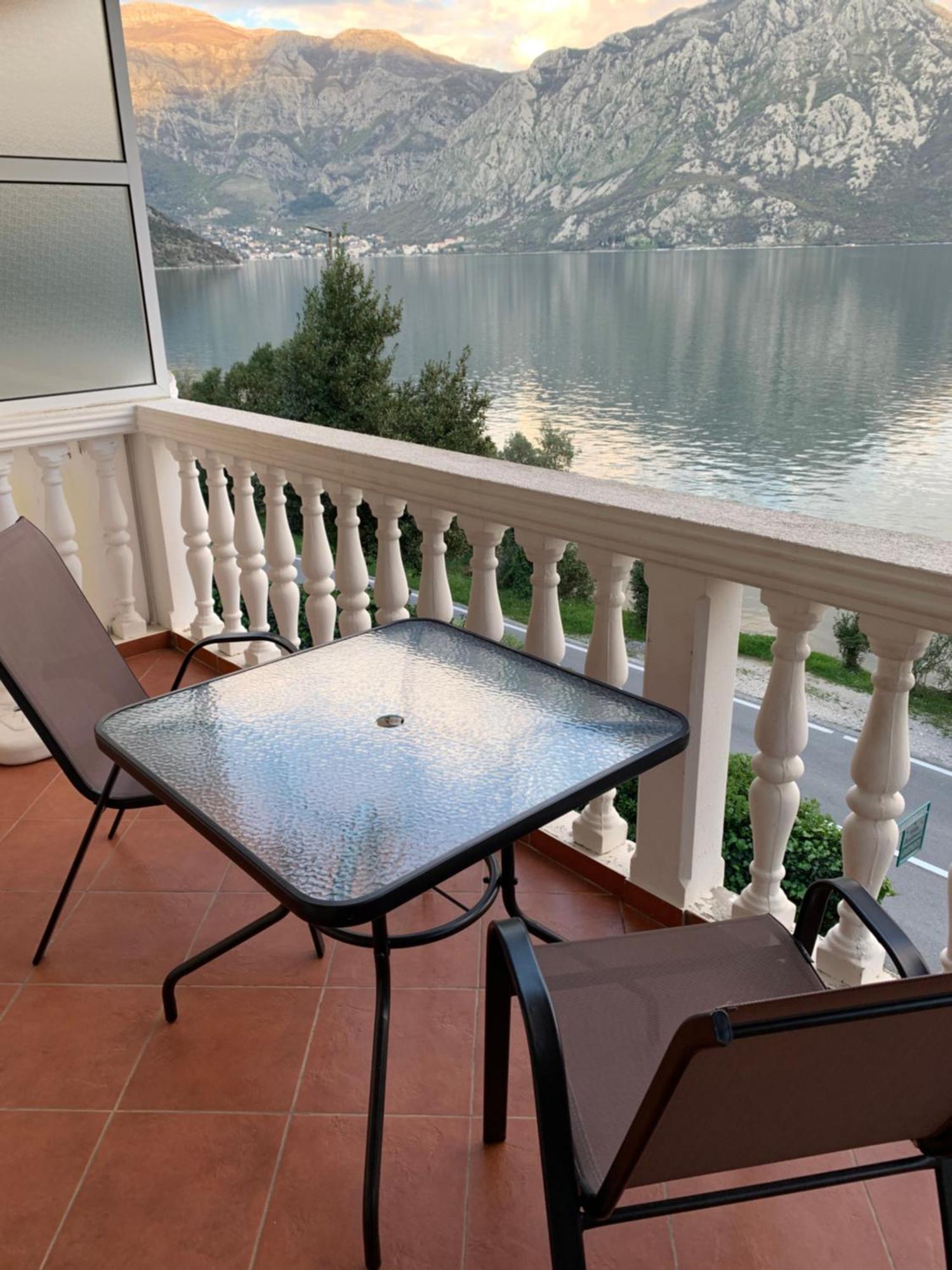 Apartments Villa Radonic Donji Morinj Zewnętrze zdjęcie