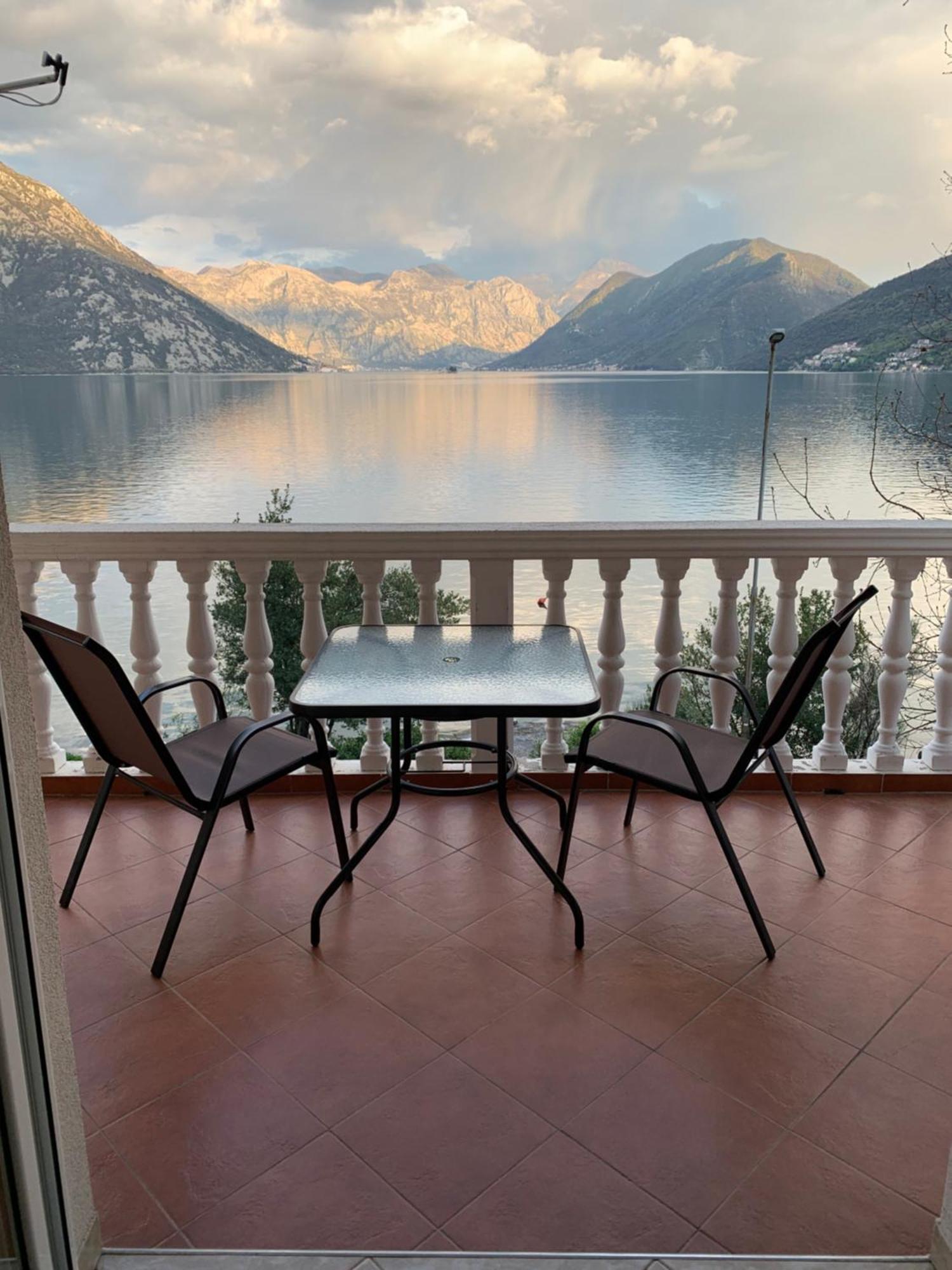 Apartments Villa Radonic Donji Morinj Zewnętrze zdjęcie